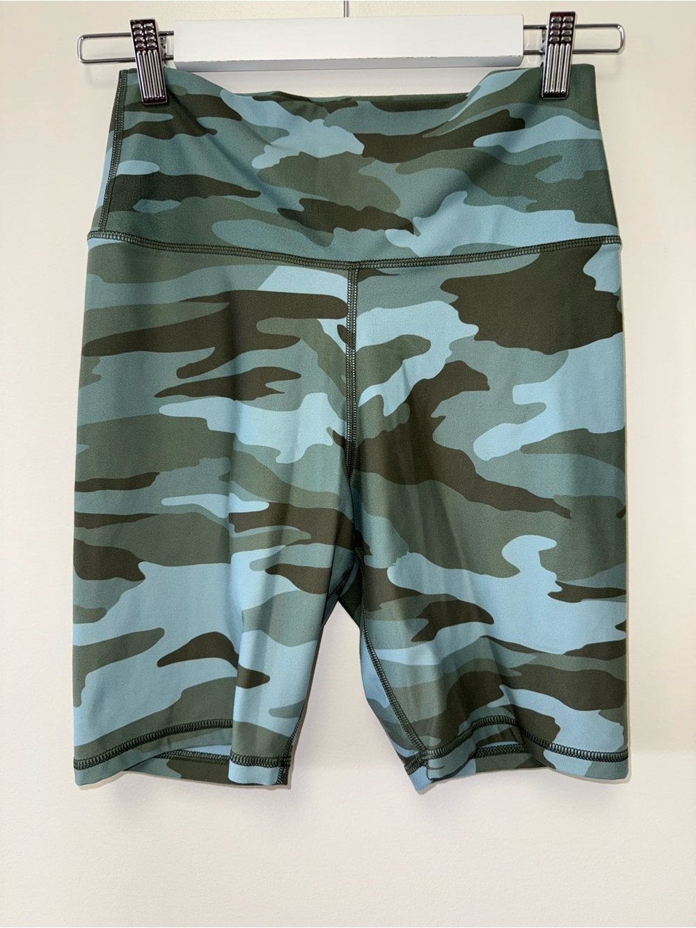 Aerie (Large) Green/Blue Camo Pattern Biker Shorts